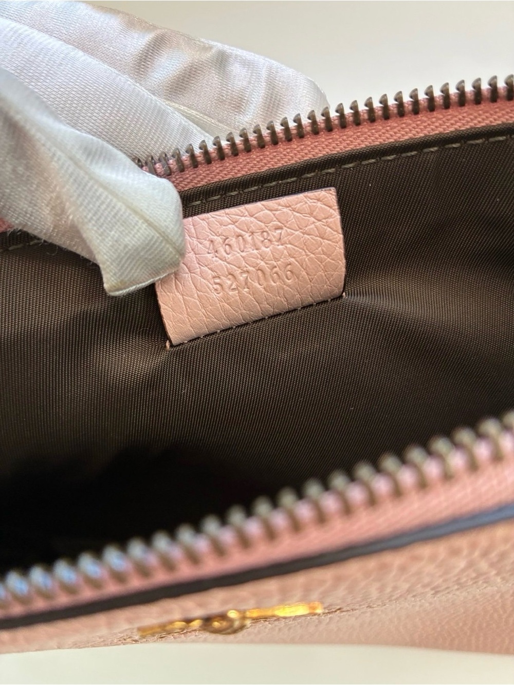 Gucci Pink Pebbled Leather Pouch Clutch Bee Motif “Blind For Love” Full Set - Picture 5 of 6